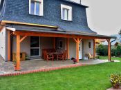 Pergola ke zdi domu, sklon krokví